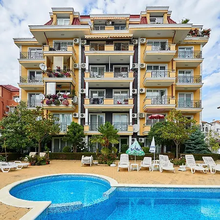 за гости магнолия резиденс Apartment *